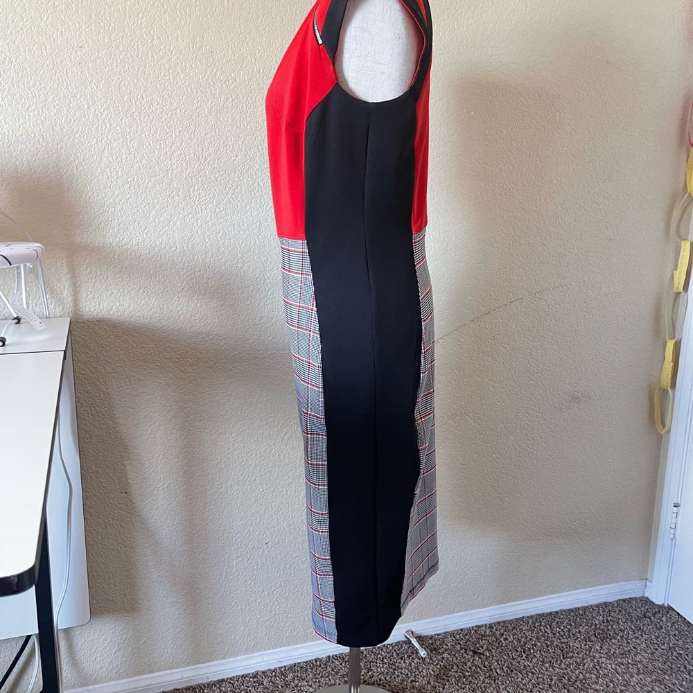 Sleeveless pencil dress - Picture 3 of 4